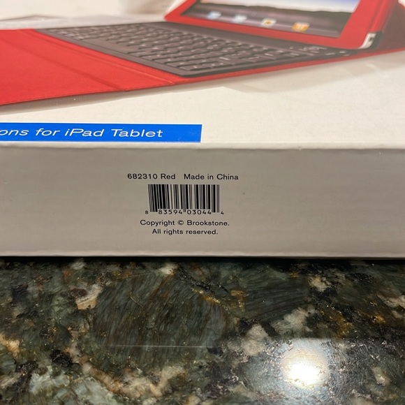 Brookstone Bluetooth Keyboard Case for iPad and Mini Apple Adapter - never used - Picture 5 of 11